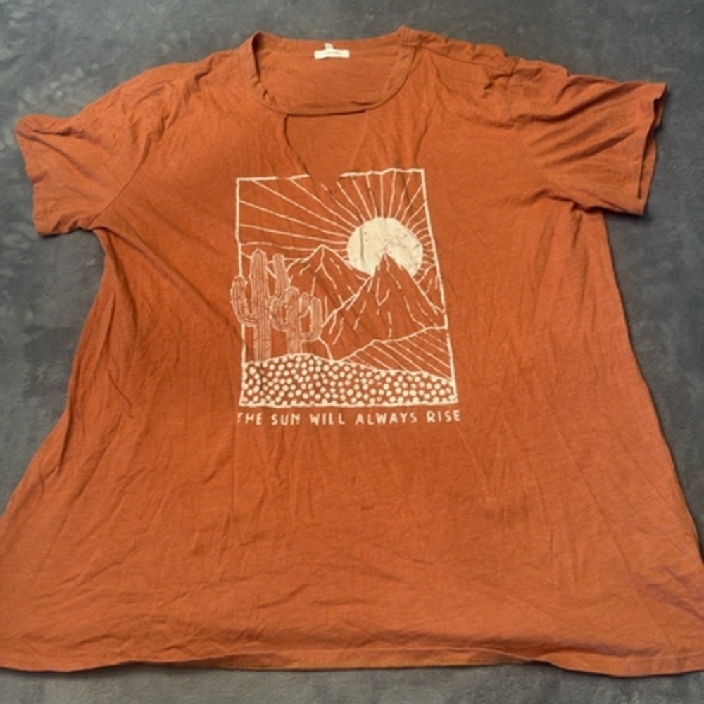 Maurices T-Shirt Women XL Rust Desert Graphic Cutout Neck Short Sleeve Casual